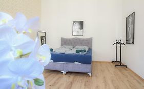 Ss Family 3 Bedroom Apartment In Praterstern Area Dw8